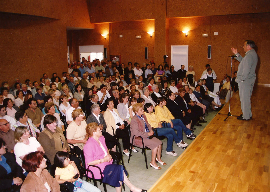 inauguracion-da-casa-de-cultura-no-ano-1999-polo-alcalde-constantino-bedoya